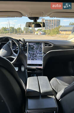 Лифтбек Tesla Model S 2013 в 