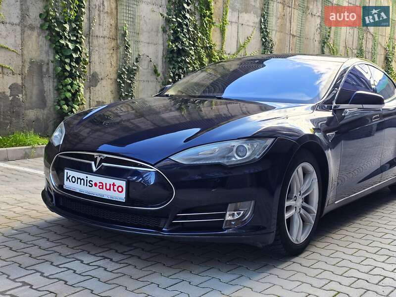 Ліфтбек Tesla Model S 2014 в Хмельницькому