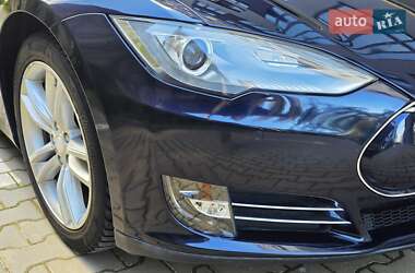 Лифтбек Tesla Model S 2014 в 