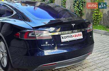 Лифтбек Tesla Model S 2014 в 