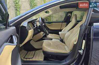 Лифтбек Tesla Model S 2014 в 