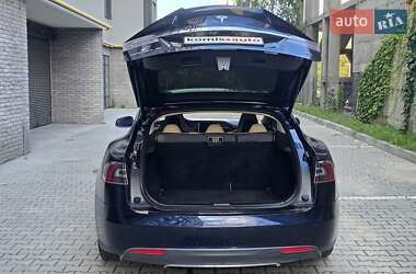 Лифтбек Tesla Model S 2014 в 