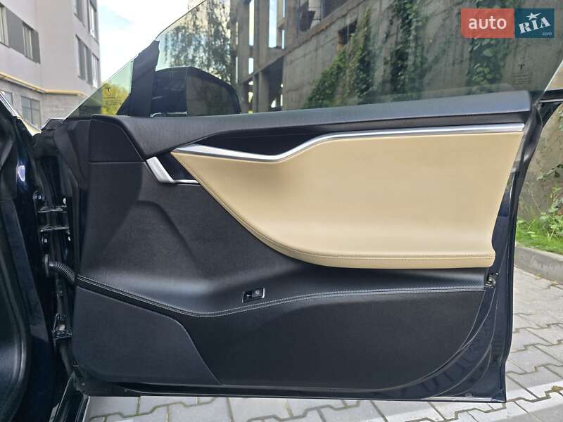 Ліфтбек Tesla Model S 2014 в Хмельницькому