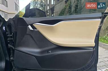 Лифтбек Tesla Model S 2014 в 