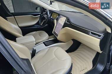 Лифтбек Tesla Model S 2014 в 