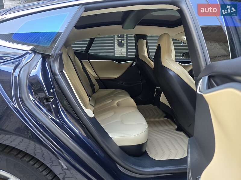 Ліфтбек Tesla Model S 2014 в Хмельницькому