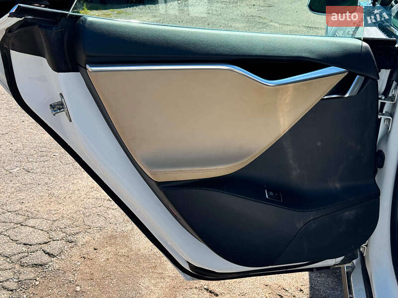 Лифтбек Tesla Model S 2013 в Виннице фото 22 Лифтбек Tesla Model S 2013 в Виннице