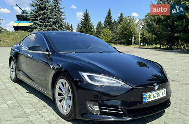 Лифтбек Tesla Model S 2016 в 