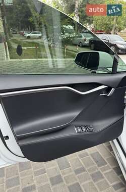 Лифтбек Tesla Model S 2020 в 