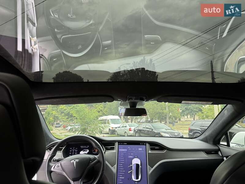 Ліфтбек Tesla Model S 2020 в Дніпрі
