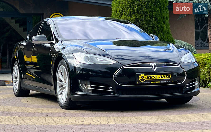 Лифтбек Tesla Model S 2013 в 