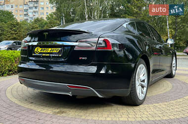 Лифтбек Tesla Model S 2013 в 