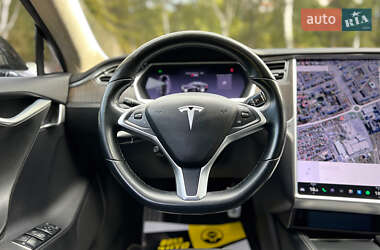 Лифтбек Tesla Model S 2013 в 