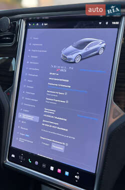 Лифтбек Tesla Model S 2014 в 