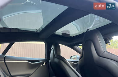 Лифтбек Tesla Model S 2014 в 