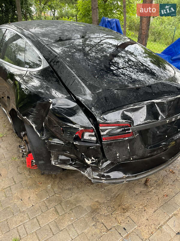 Ліфтбек Tesla Model S 2016 в Львові фото 20 Ліфтбек Tesla Model S 2016 в Львові