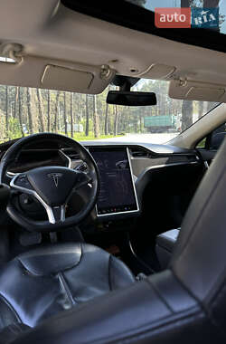 Лифтбек Tesla Model S 2013 в 