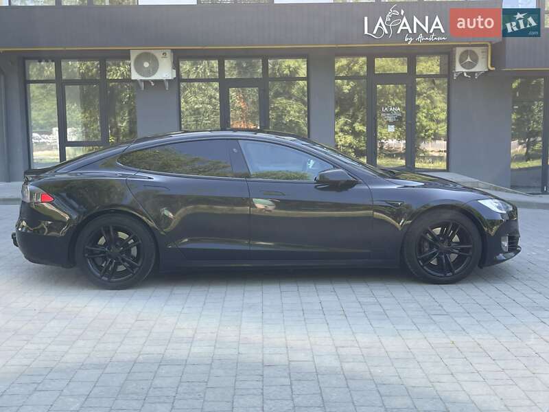 Лифтбек Tesla Model S 2019 в Луцке