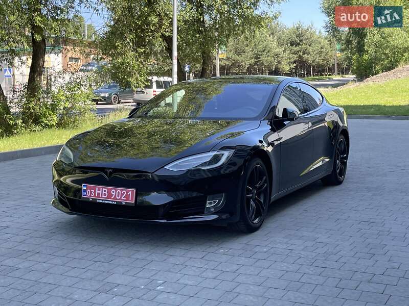Лифтбек Tesla Model S 2019 в Луцке