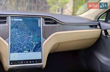 Лифтбек Tesla Model S 2013 в 
