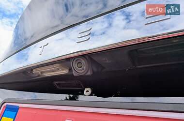 Лифтбек Tesla Model S 2013 в 