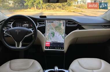Лифтбек Tesla Model S 2014 в 
