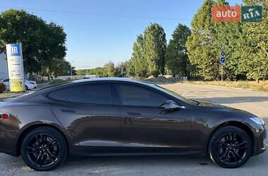 Лифтбек Tesla Model S 2014 в 