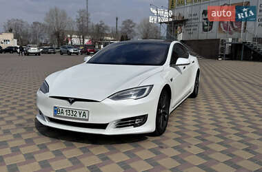 Лифтбек Tesla Model S 2017 в 