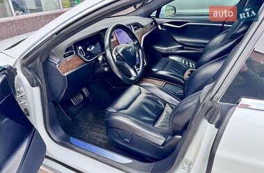 Лифтбек Tesla Model S 2017 в 
