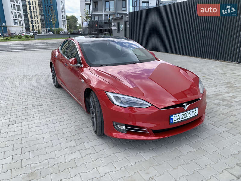 Tesla Model S 2018