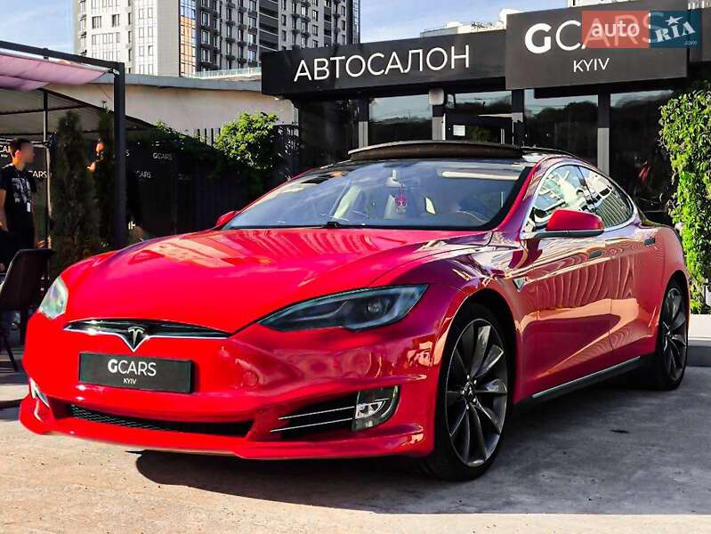 Ліфтбек Tesla Model S 2013 в 