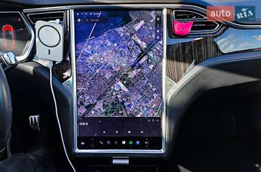 Ліфтбек Tesla Model S 2013 в 