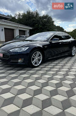 Лифтбек Tesla Model S 2013 в 