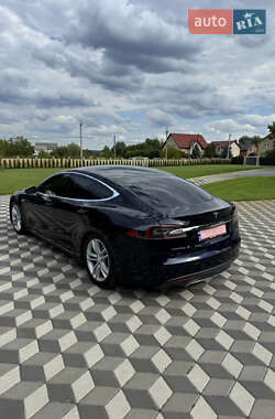 Лифтбек Tesla Model S 2013 в 