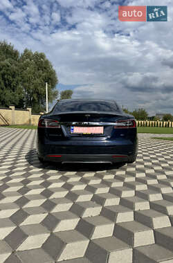 Лифтбек Tesla Model S 2013 в 