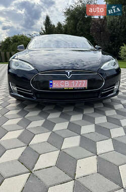 Лифтбек Tesla Model S 2013 в 