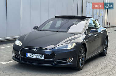 Лифтбек Tesla Model S 2014 в 