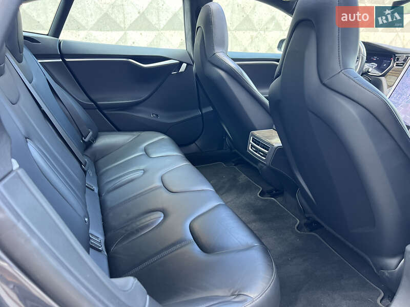 Ліфтбек Tesla Model S 2014 в Одесі