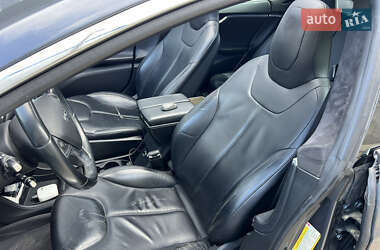 Лифтбек Tesla Model S 2014 в 
