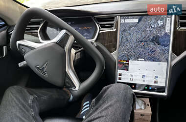 Лифтбек Tesla Model S 2013 в 