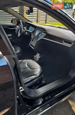 Лифтбек Tesla Model S 2013 в 
