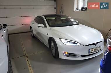 Лифтбек Tesla Model S 2017 в Глевахе