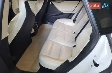 Лифтбек Tesla Model S 2017 в 