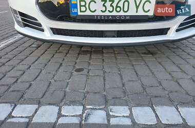 Лифтбек Tesla Model S 2015 в 