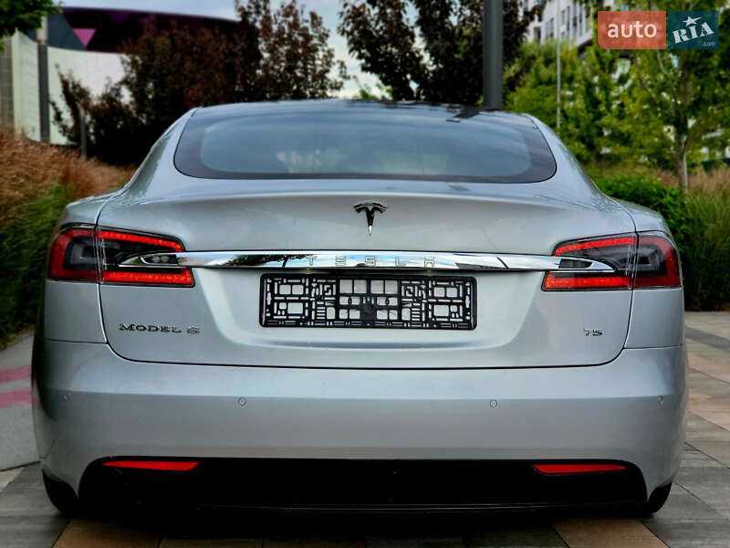 Ліфтбек Tesla Model S 2017 в Києві