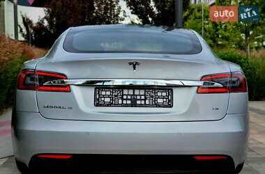 Лифтбек Tesla Model S 2017 в 