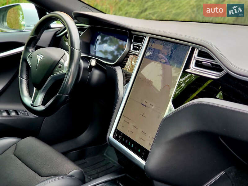 Ліфтбек Tesla Model S 2017 в Києві