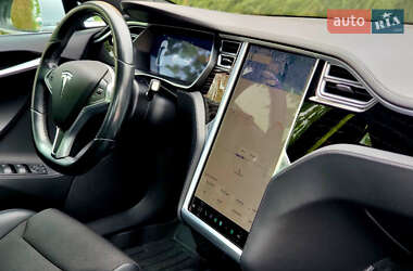 Лифтбек Tesla Model S 2017 в 