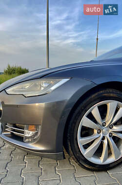 Ліфтбек Tesla Model S 2015 в 