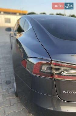 Ліфтбек Tesla Model S 2015 в 